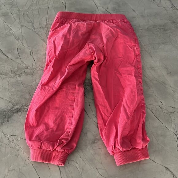 Old navy hot pink pants 2T - Picture 2 of 3